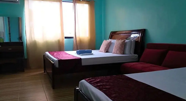 Семейный номер Deluxe с красивым видом из окна Sascha’s Resort Oslob