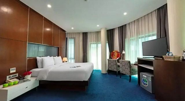 Люкс с видом на город HALO HANOI HOTEL