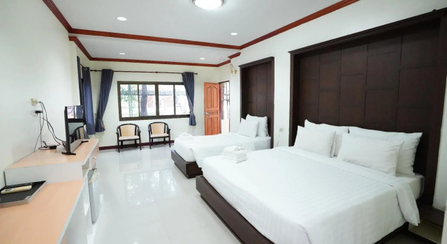 Полулюкс Siam River Resort