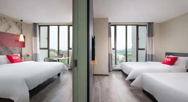 Ibis E'meishan Railway Station Hotel, Prenota Hotel Hotel a Sichuan con parcheggio, Parcheggio