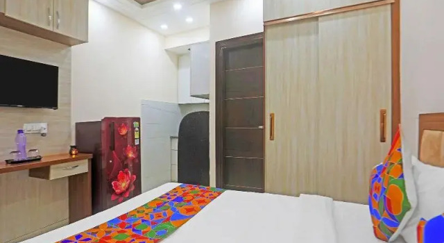 FabHotel The Hide Away, Забронировать Отель Отели Нью-Дели с завтраком, Завтраки