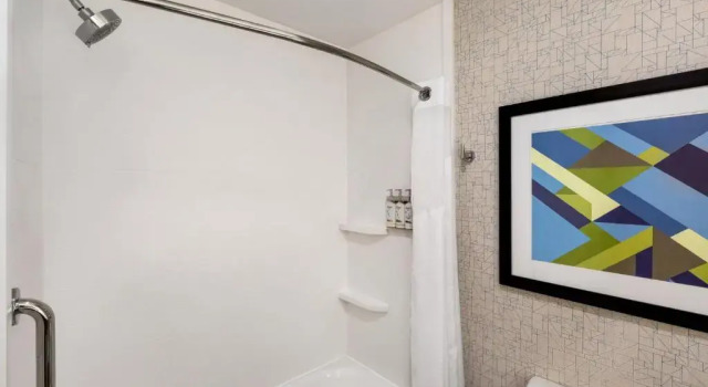 Четырёхместный номер Standard Holiday Inn Express Hotel & Suites Anniston/Oxford by IHG