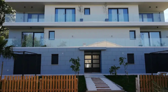 2 Bed House - Sleeps 4 - Hottub - Garden - Parking, Reserva ahora Hotel Hoteles y alojamientos en Drenje, Hotel