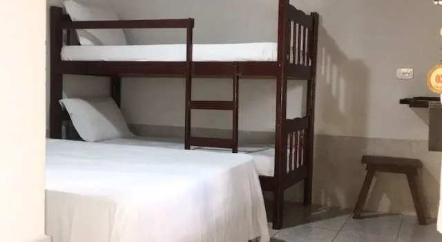 Pousada Favo de Mel - Hostel, Забронировать Хостел Хостелы Гуаружа, Хостел