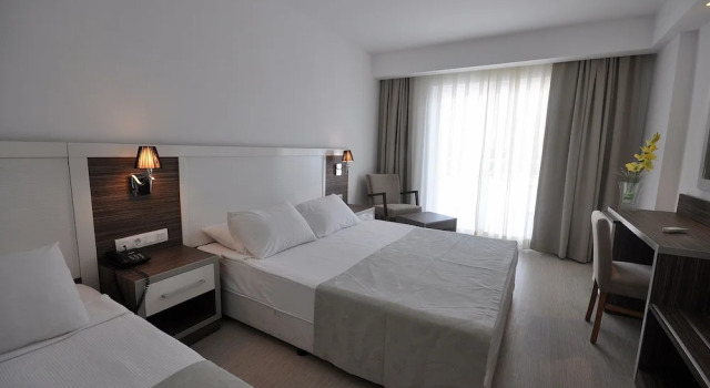 Одноместный номер Economy с балконом Club Shark Hotel