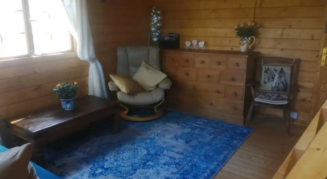 Rustic Log Cabin - Dog Friendly - Sleeps 2 - Views, Buchen Sie Hotel Shrewsbury 