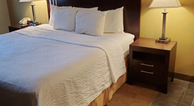 Двухместный номер Standard Days Inn by Wyndham Sheridan