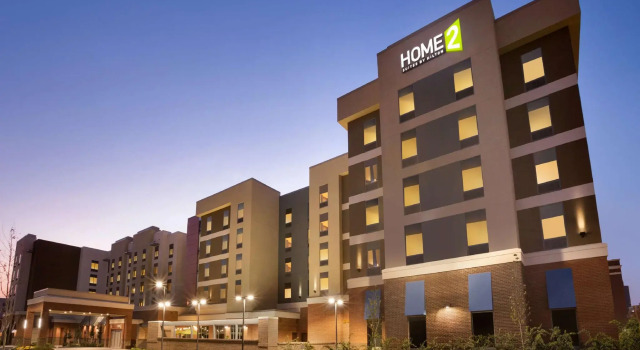 Кровать в общем номере Home2 Suites By Hilton Birmingham Downtown