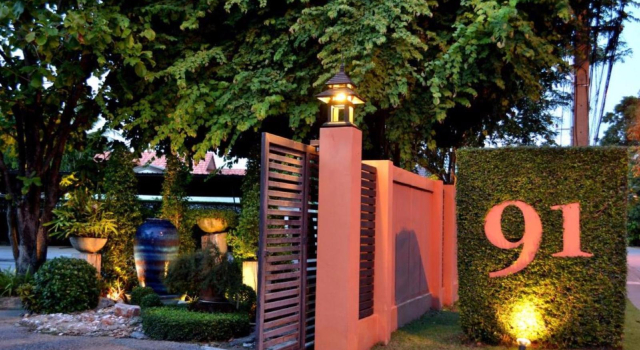 91 Hotel & Restaurant, Забронировать Отель Отели Пхетчабури 3 звезды, 3*