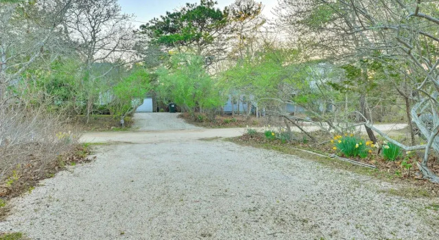 Коттедж Walk to Amagansett Beach: Cottage w/ Deck!