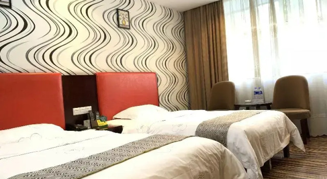 Двухместный номер Standard с балконом Guangzhou Wellgold Hotel
