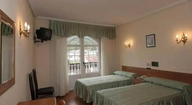 Hotel LARRY