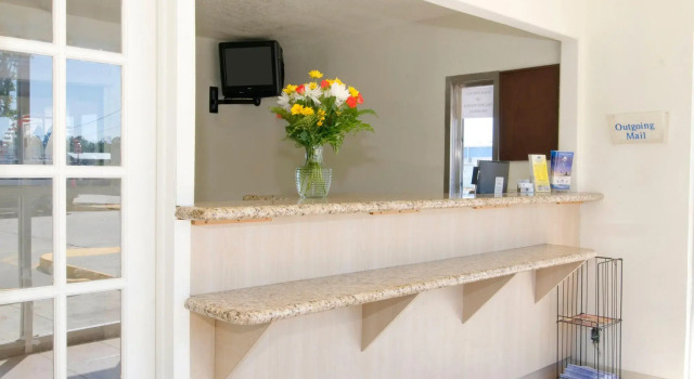 Americas Best Value Inn and Suites Groves, Book Hotel Hoteller i Port Arthur med parkering, Parkering