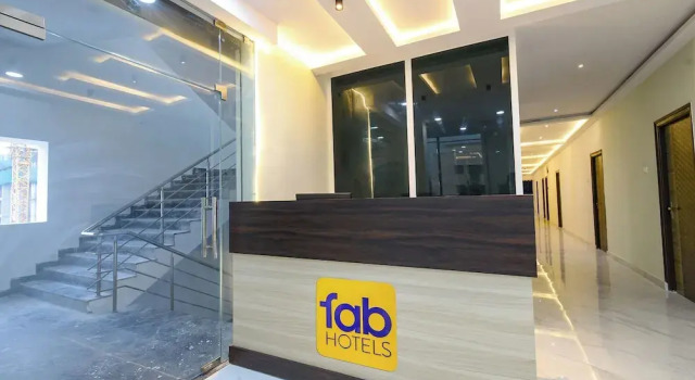 Fabhotel Rr Living Grand, Rezerwuj Hotel Haidar Sāhibgūda 
