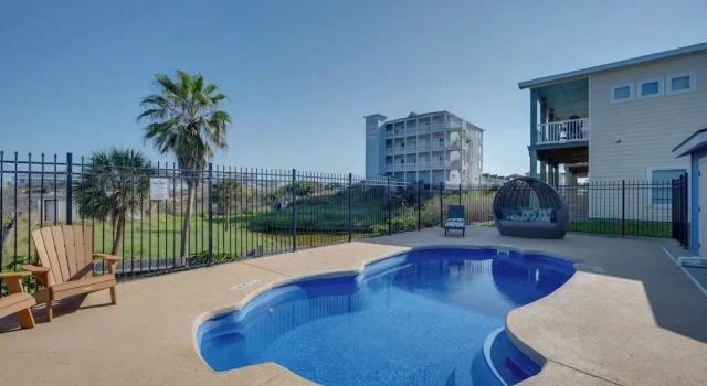 Коттедж Port Aransas Home: Private Pool < 1 Mi to Beach!