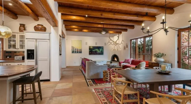 Коттедж с 5 комнатами La Joya - Spacious and Historic Downtown Jewel