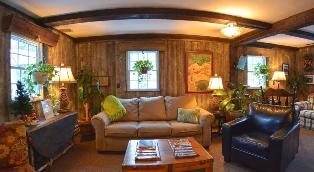 Hyde Away Inn, Book Hotel Waitsfield Sugarbush