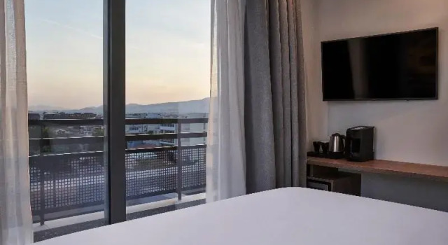Люкс с красивым видом из окна NLH KERAMEIKOS - Neighborhood Lifestyle Hotels