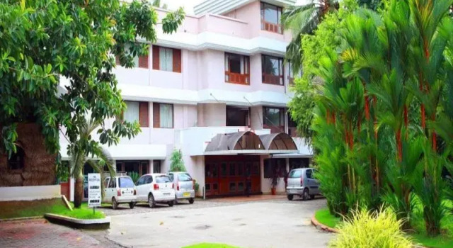 Hotel Highway Garden, Забронировать Отель Отели Эрнакулам с завтраком, Завтраки