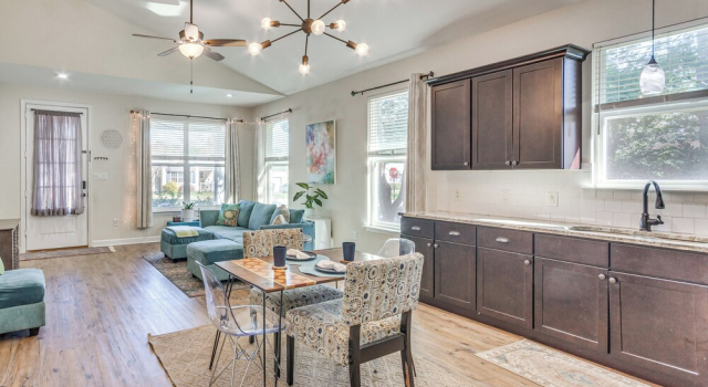 < 2 Mi to Dtwn! Quiet Family Home in Pensacola, Забронировать Дом для отпуска Пенсакола-Бич Панхэндл Флорида