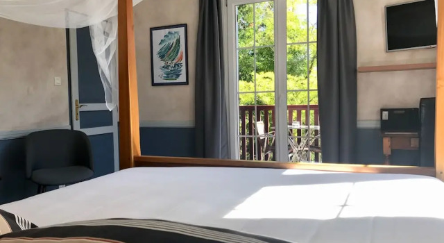 Двухместный номер Standard с балконом La Villa du Parc