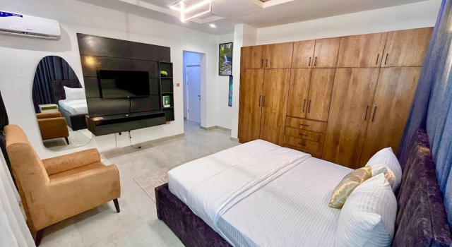 5D Luxury Apartment