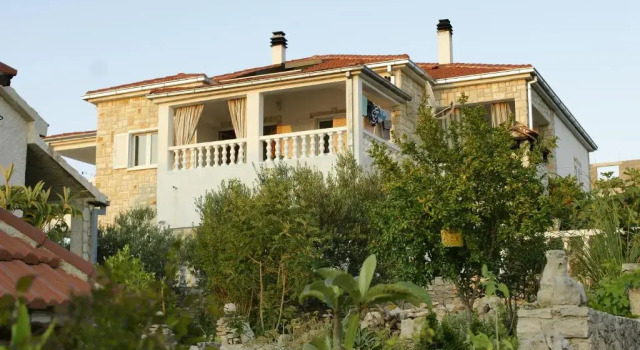 Apartments Solta, Забронировать Апартаменты/квартира Нечуям Solta Island, рядом с Пляж у Бухты Ливка