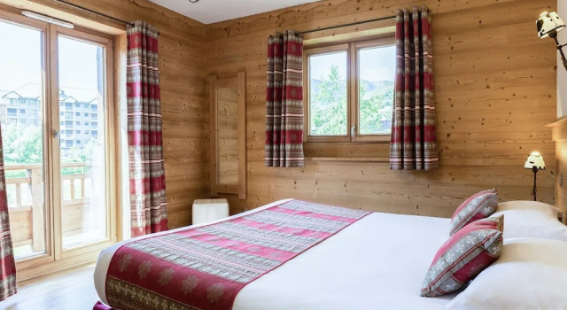 Двухместный номер Standard с балконом Chalet-Hôtel Le Beausoleil, The Originals Relais (Hotel-Chalet de Tradition)
