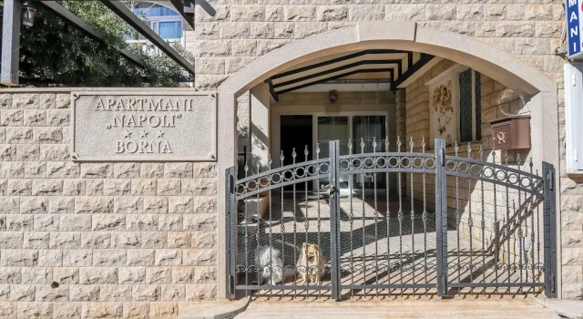 Apartments and Room Napoli, Prenota Appartamento Hotel a Croatian Islands con parcheggio, Parcheggio