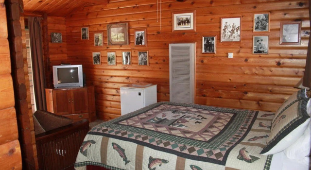 Virginia Creek Settlement, Book Mini-hotel Bridgeport Eastern Sierra