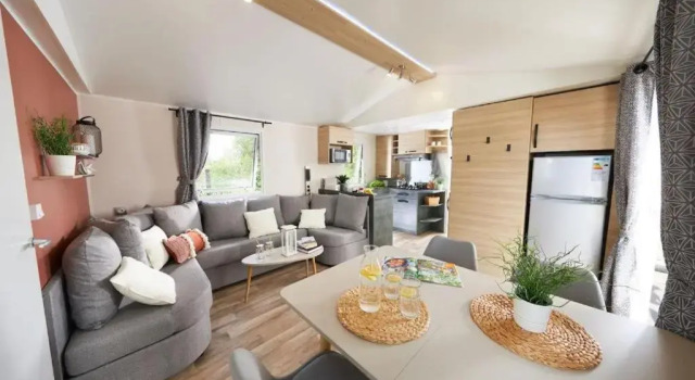 Mobile home 3 chambres 2 salles de bains dans camping 4 étoiles aux charmettes MH k168, Rezerwuj Pole kempingowe Hotele w Côte de Beauté z basenem, Basen