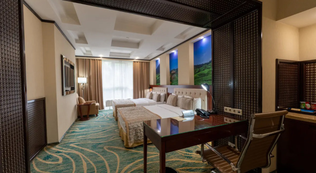 Vierer Junior-Suite Hotel Kazzhol Almaty