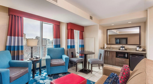 Двухместный люкс Hampton Inn & Suites Madison Downtown