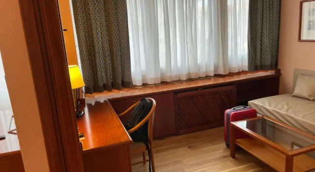 Полулюкс Crystal Hotel Varese