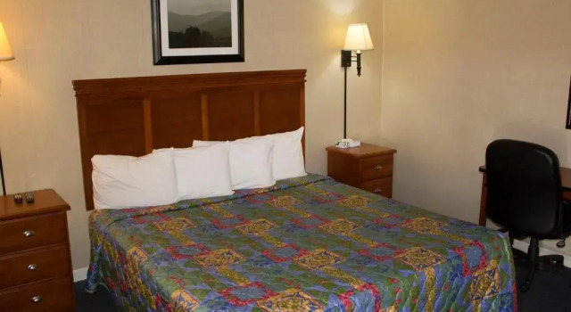 Номер Deluxe Budget Inn