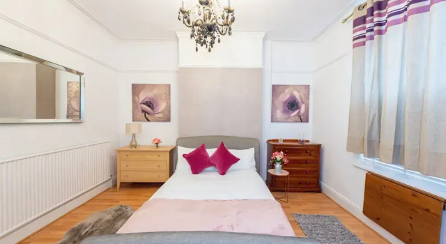 10 Guests - Free Parking - City Centre, Rezervasyon Tatil Evi Merseyside villalar, Villa