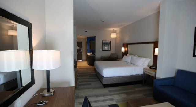 Двухместный люкс Holiday Inn Express & Suites Houston NW - Hwy 290 Cypress by IHG