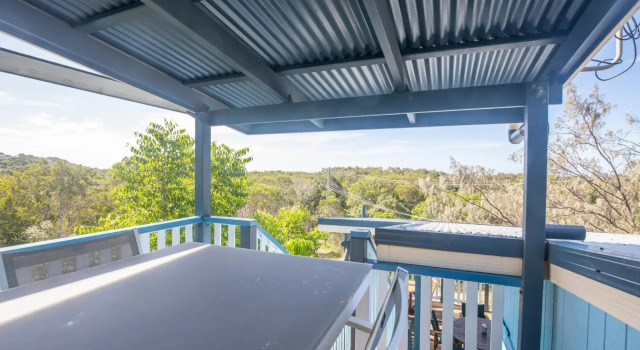 The Blue House - 100M TO BEACH, PET FRIENDLY, BIG HOUSE, SLEEPS 8, Забронировать Отель Пойнт-Лукаут Остров Северный Страдброк
