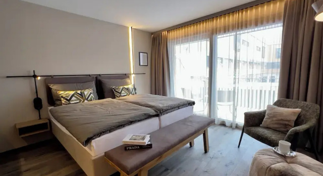 Revier Boutique Hotel Kaprun, Забронировать Бутик-отель Отели Капрун с бассейном, рядом с Электростанция Тауэрн, Бассейн