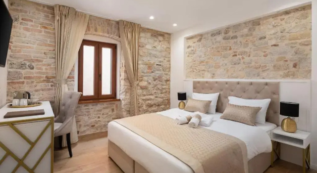Номер Deluxe Le Premier Luxury Rooms