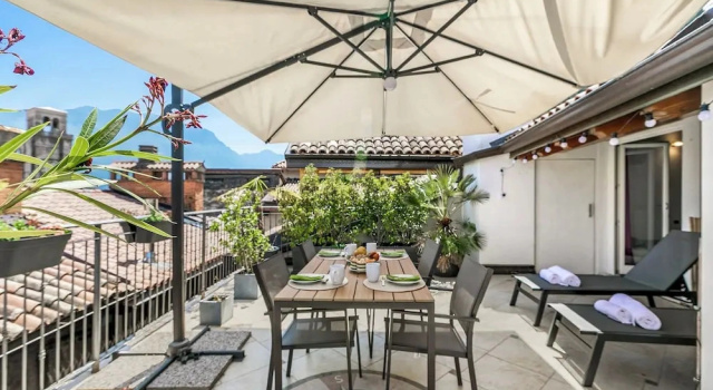 Апартаменты Riva's Rooftop Retreat