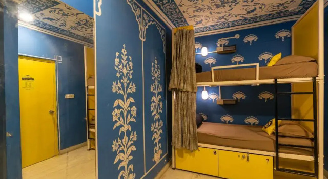 Кровать в общем номере The Hosteller Jaipur, MI Road