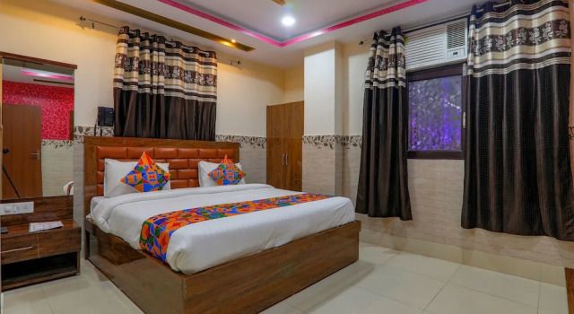 Номер Premium FabHotel Shree Galaxy