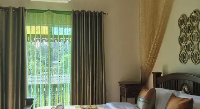 Двухместный номер Deluxe с балконом LM Hostel