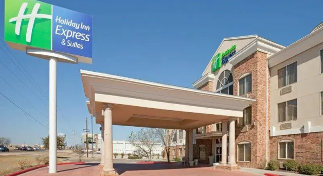 Люкс c 1 комнатой Holiday Inn Express Hotel & Suites Eagle Pass by IHG