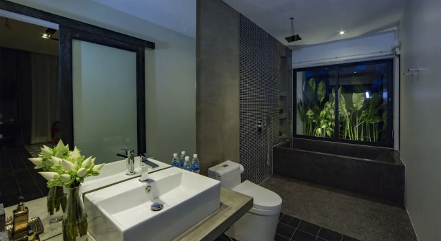 Полулюкс с балконом Monthara Angkor Residence