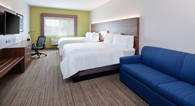 Четырёхместный люкс Holiday Inn Express & Suites - Tulare by IHG