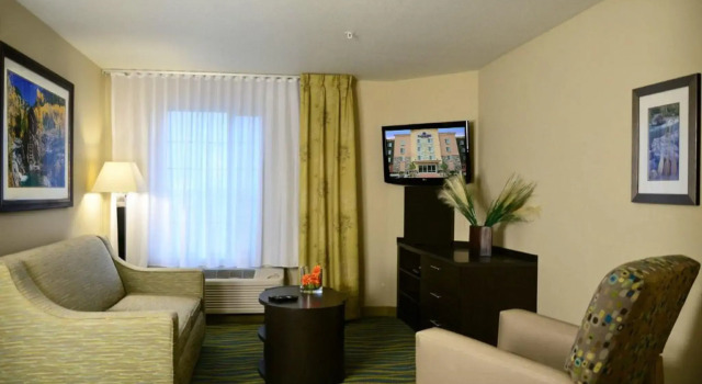 Двухместный люкс c 1 комнатой Candlewood Suites Denver Northeast - Brighton by IHG