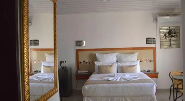 Crown Guest Lodge