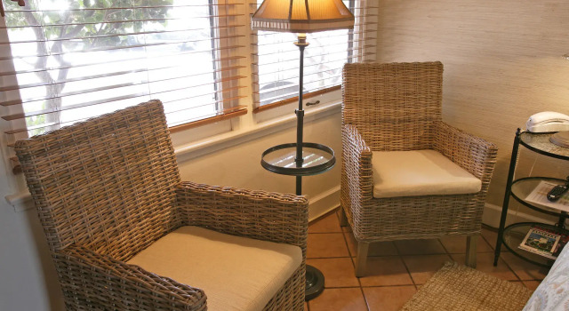 Harbor House Inn